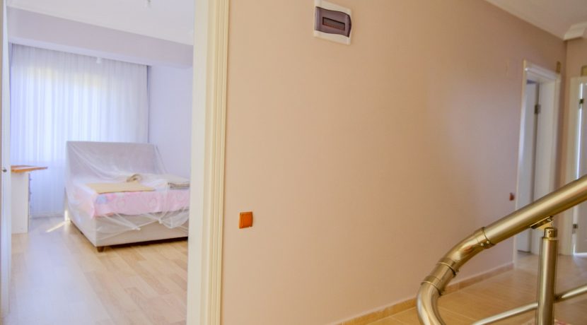 Küçükkuyu Sahil Mahallesi'nde Satılık Müstakil Ev (11)_1600x903