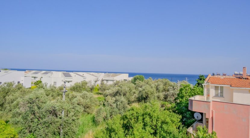 Küçükkuyu Sahil Mahallesi'nde Satılık Müstakil Ev (24)_1600x903