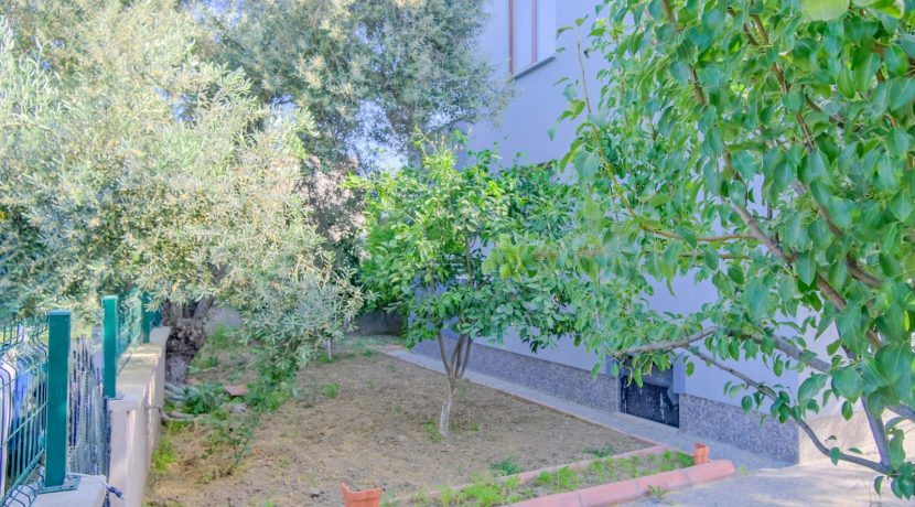 Küçükkuyu Sahil Mahallesi'nde Satılık Müstakil Ev (29)_1600x903