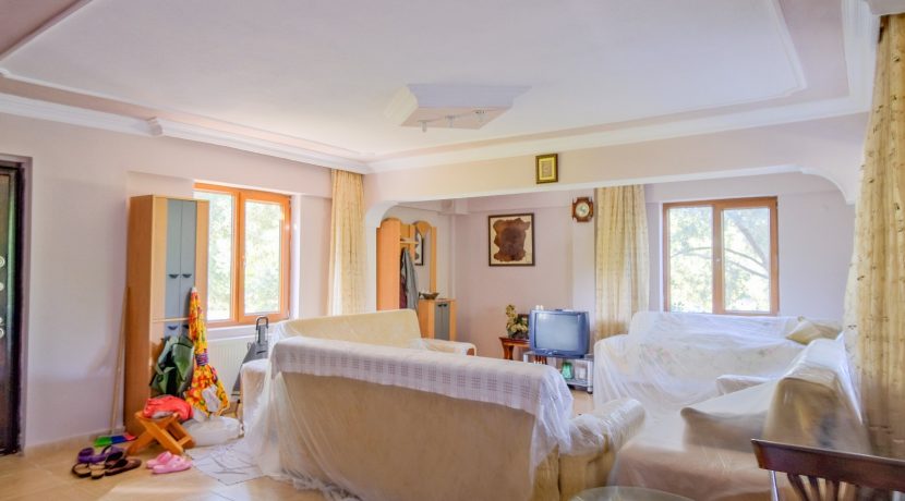 Küçükkuyu Sahil Mahallesi'nde Satılık Müstakil Ev (2)_1600x903