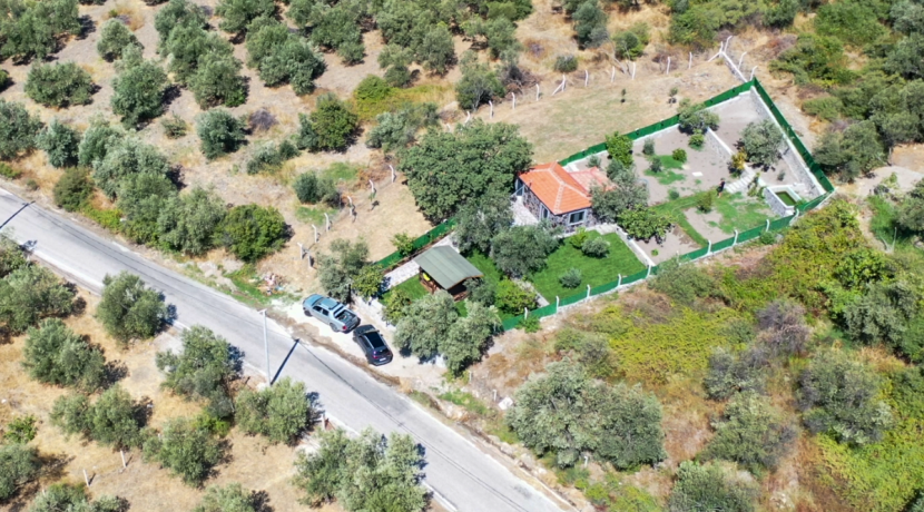 Büyükhusun Sahili'nde Satılık 700 m² Zeytinlik İçinde Resmi Ev (21)