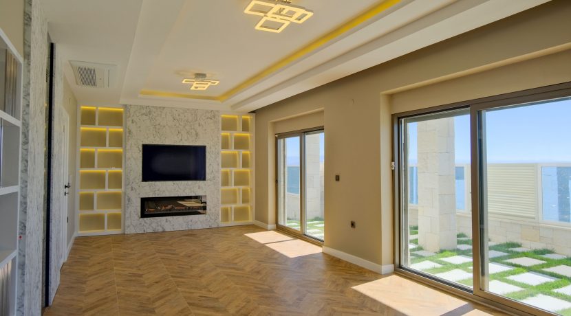 Narlı Sahilinde Satılık Denize Sıfır Lüks Villa (10)