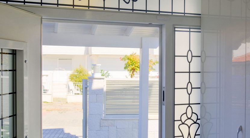 Narlı Sahilinde Satılık Denize Sıfır Lüks Villa (19)