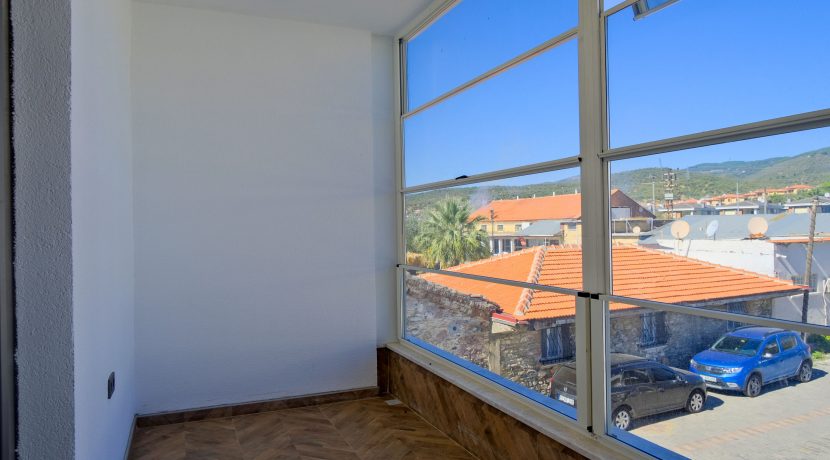 Narlı Sahilinde Satılık Denize Sıfır Lüks Villa (28)