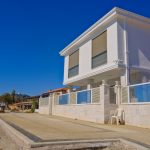 Narlı Sahilinde Satılık Denize Sıfır Lüks Villa