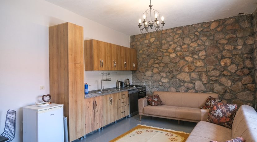 Tavaklı Köyü'nde Satılık Dubleks Taş Ev