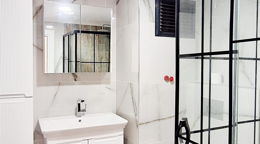 Güre’de Satılık 6+2 Tripleks Lüks Tam Müstakil Villa