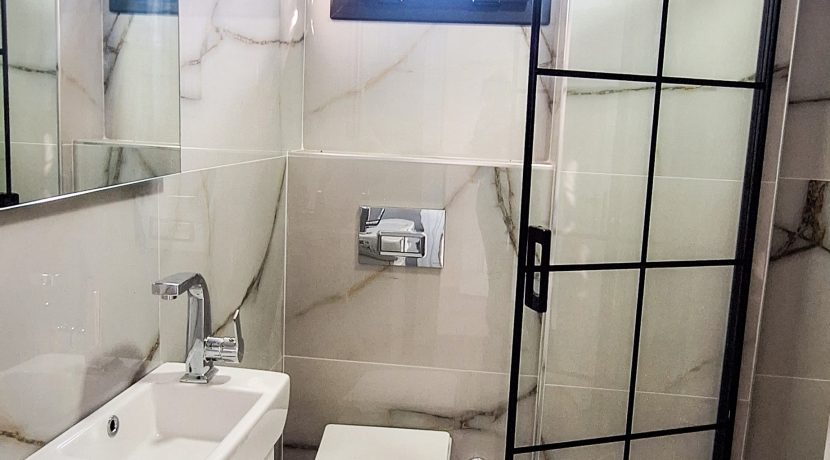 Güre’de Satılık 6+2 Tripleks Lüks Tam Müstakil Villa