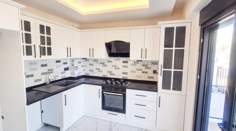 Güre’de Satılık 6+2 Tripleks Lüks Tam Müstakil Villa