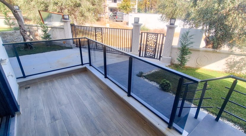 Güre’de Satılık 6+2 Tripleks Lüks Tam Müstakil Villa