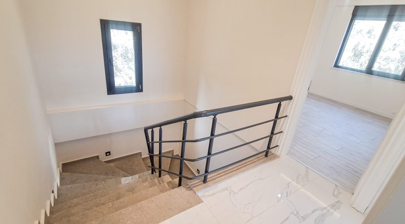 Güre’de Satılık 6+2 Tripleks Lüks Tam Müstakil Villa