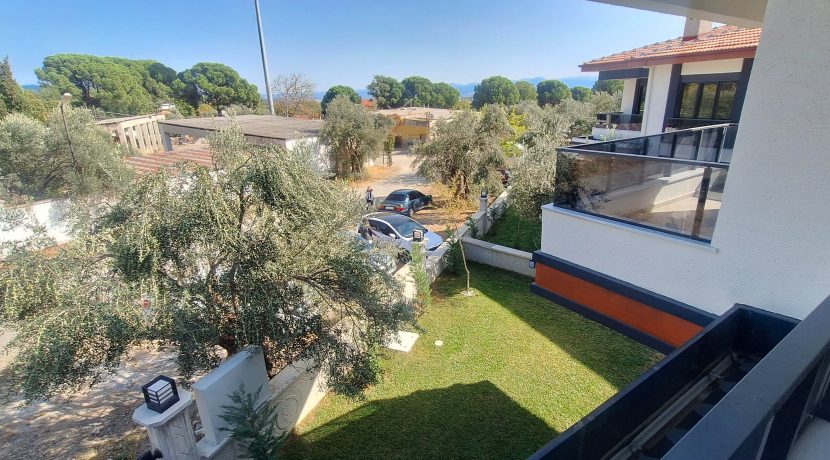 Güre’de Satılık 6+2 Tripleks Lüks Tam Müstakil Villa