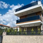 Narlı Mahallesi’nde Satılık Sıfır 5+1 Tam Müstakil çift Teraslı Tripleks