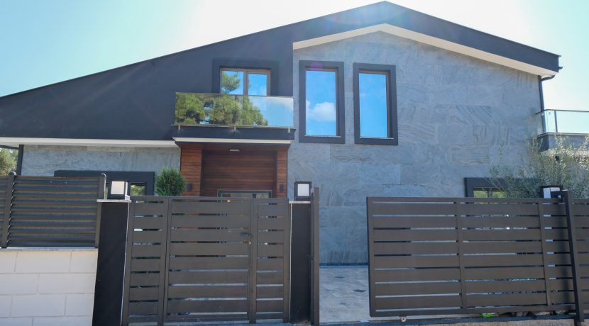 Narlı Mahallesi’nde Satılık Sıfır 5+1 Ultra lüks Akıllı Villa