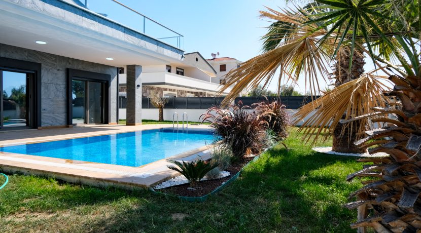 Narlı Mahallesi’nde Satılık Sıfır 5+1 Ultra lüks Akıllı Villa