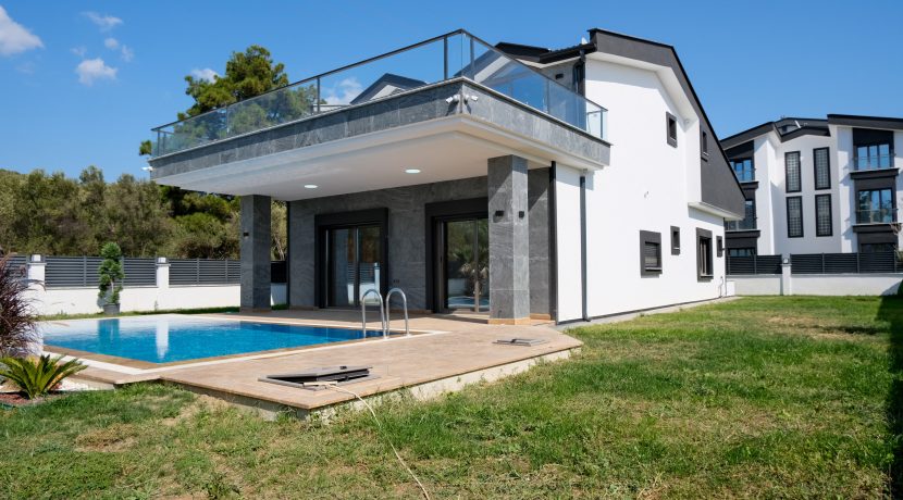 Narlı Mahallesi’nde Satılık Sıfır 5+1 Ultra lüks Akıllı Villa