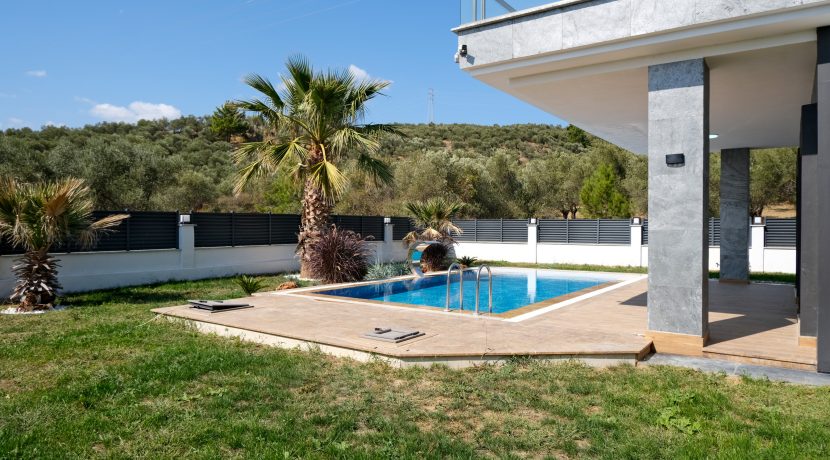 Narlı Mahallesi’nde Satılık Sıfır 5+1 Ultra lüks Akıllı Villa