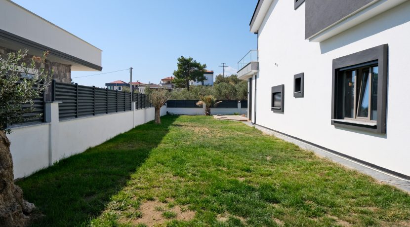 Narlı Mahallesi’nde Satılık Sıfır 5+1 Ultra lüks Akıllı Villa