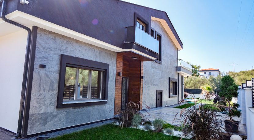 Narlı Mahallesi’nde Satılık Sıfır 5+1 Ultra lüks Akıllı Villa