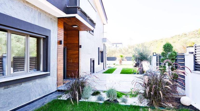 Narlı Mahallesi’nde Satılık Sıfır 5+1 Ultra lüks Akıllı Villa