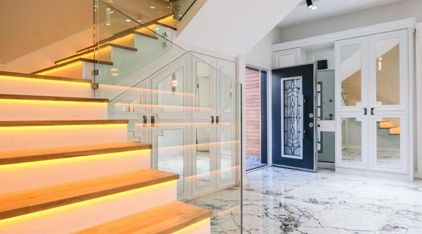 Narlı Mahallesi’nde Satılık Sıfır 5+1 Ultra lüks Akıllı Villa