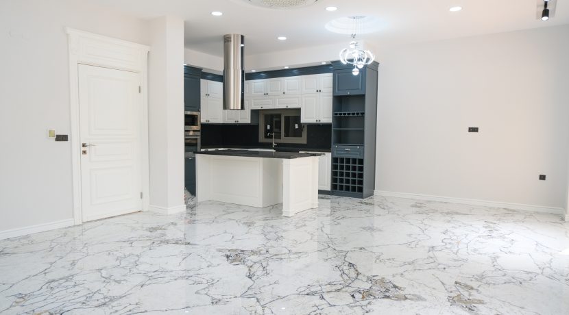 Narlı Mahallesi’nde Satılık Sıfır 5+1 Ultra lüks Akıllı Villa