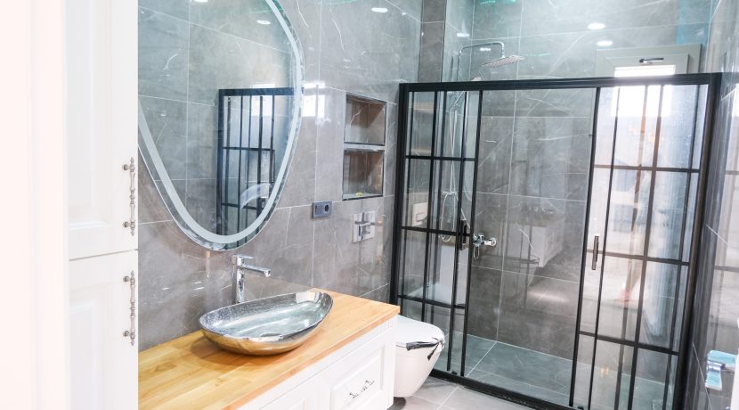 Narlı Mahallesi’nde Satılık Sıfır 5+1 Ultra lüks Akıllı Villa