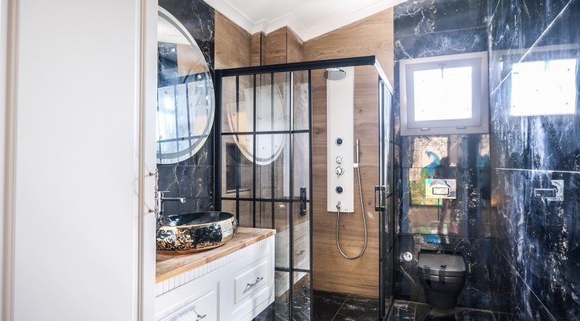 Narlı Mahallesi’nde Satılık Sıfır 5+1 Ultra lüks Akıllı Villa