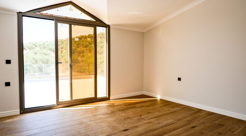 Narlı Mahallesi’nde Satılık Sıfır 5+1 Ultra lüks Akıllı Villa