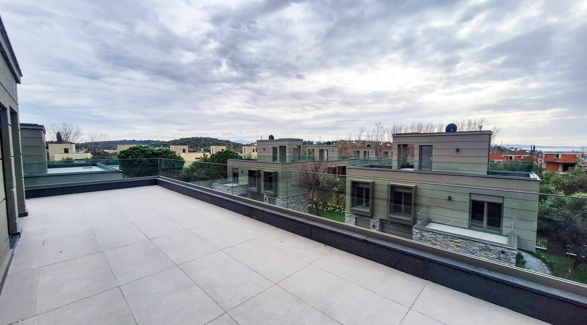 Güre’de Satılık 3+1 Dubleks Tam Müstakil Havuzlu Villa