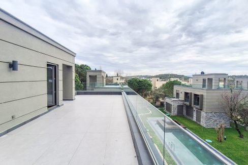 Güre’de Satılık 3+1 Dubleks Tam Müstakil Havuzlu Villa