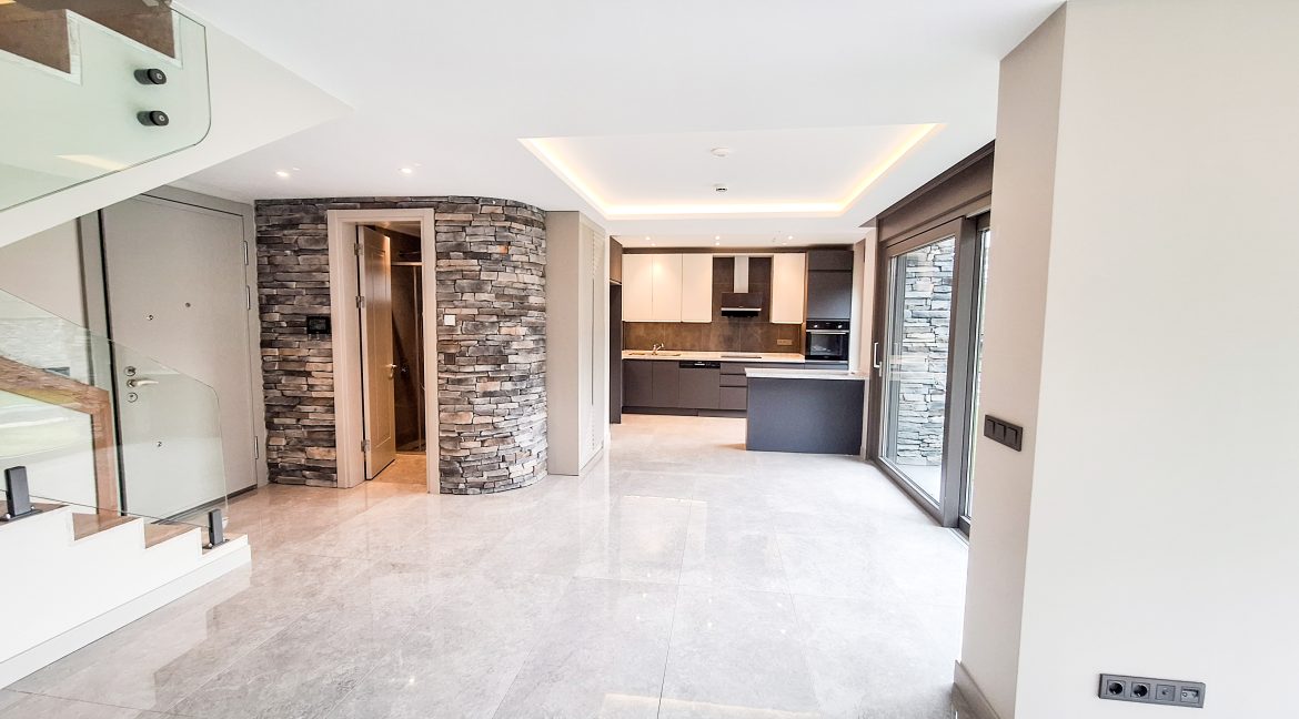 Güre’de Satılık 3+1 Dubleks Tam Müstakil Havuzlu Villa