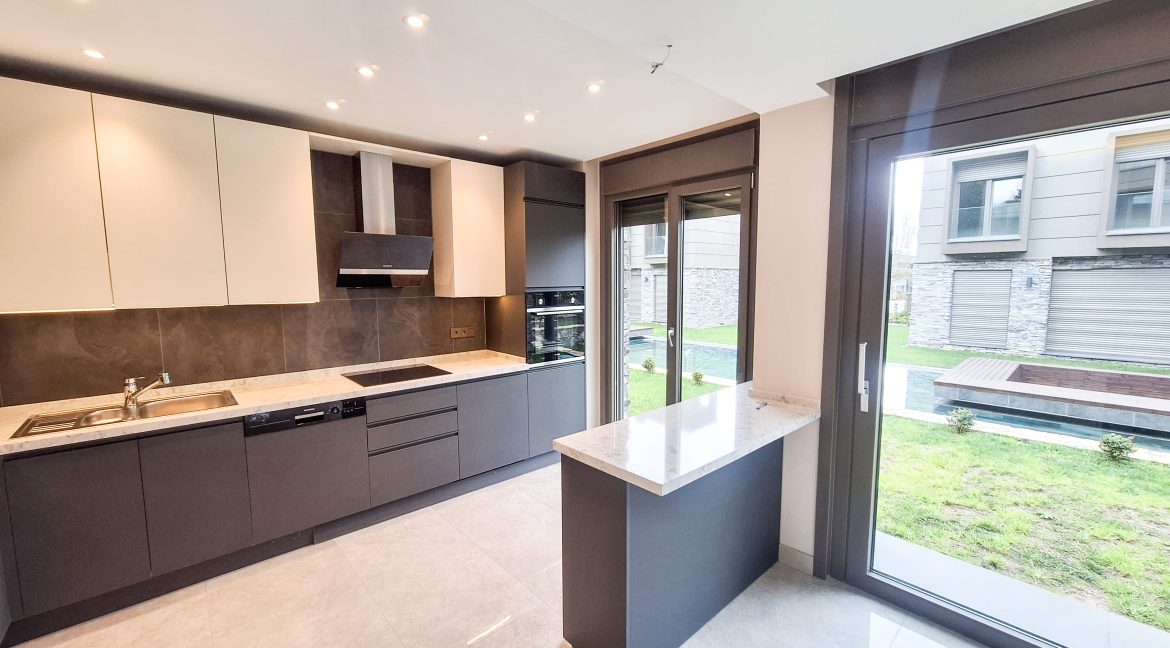 Güre’de Satılık 3+1 Dubleks Tam Müstakil Havuzlu Villa