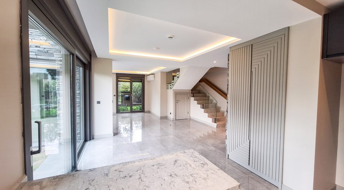 Güre’de Satılık 3+1 Dubleks Tam Müstakil Havuzlu Villa