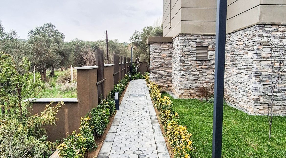 Güre’de Satılık 3+1 Dubleks Tam Müstakil Havuzlu Villa