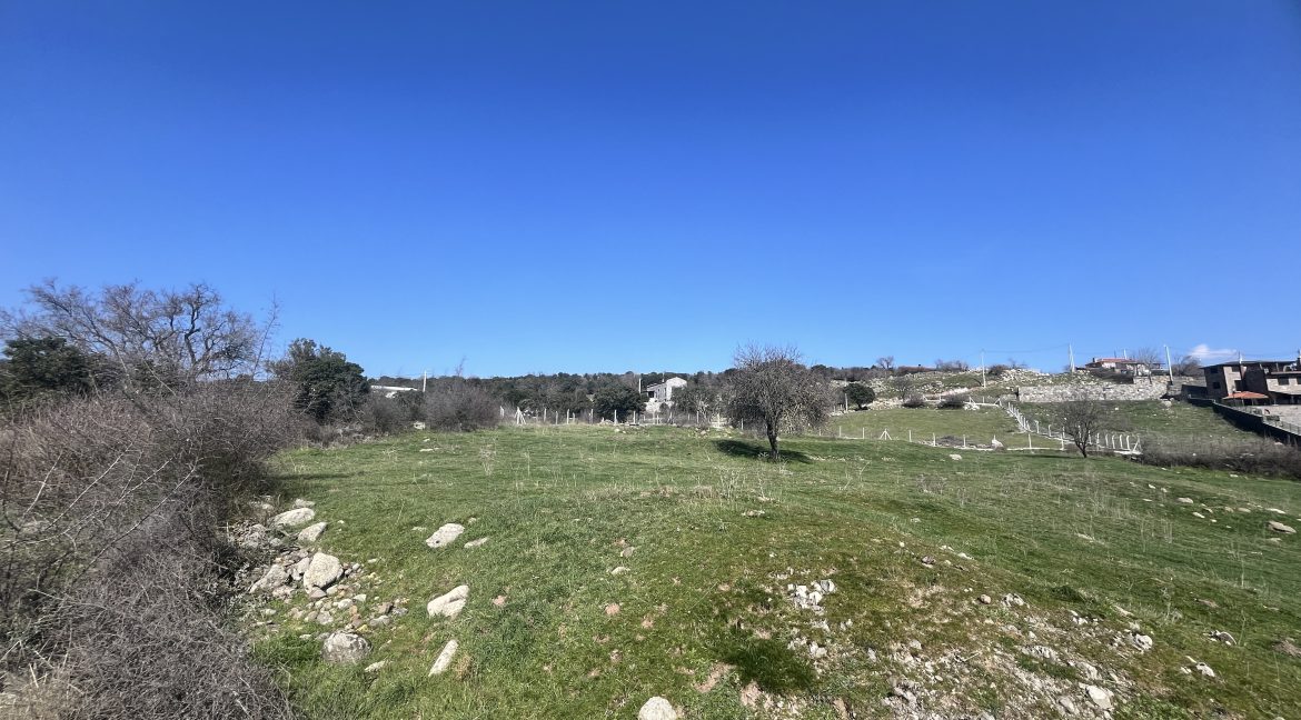 Tartışık Köyü'nde Site yapımına Uygun 4300 m² İmarlı Arazi (1)