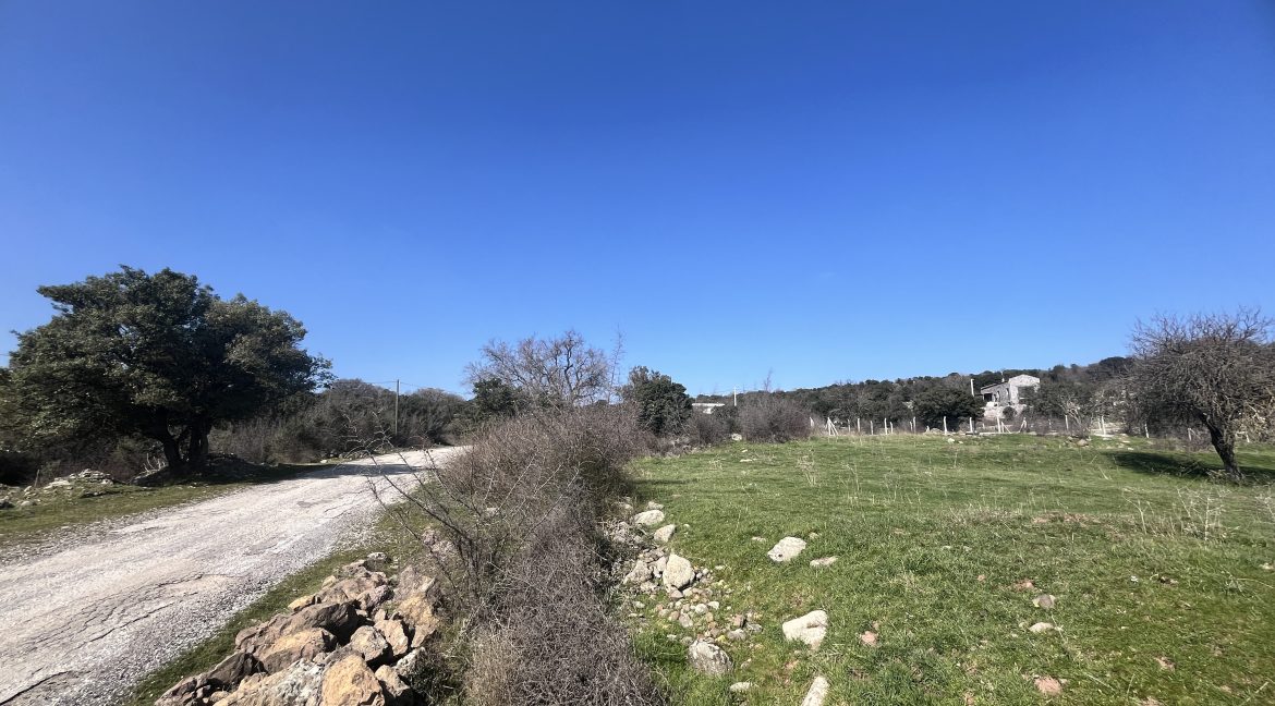 Tartışık Köyü'nde Site yapımına Uygun 4300 m² İmarlı Arazi (3)