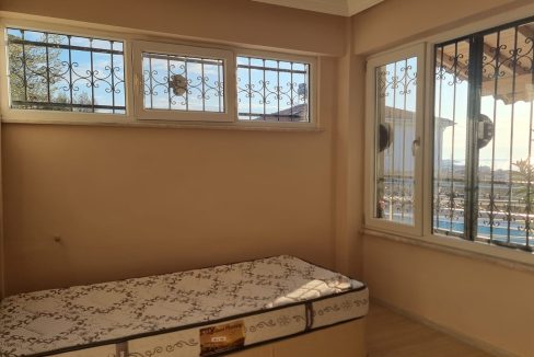 Küçükkuyu’da Site İçerisinde Eşyalı Kiralık 2+1 Daire