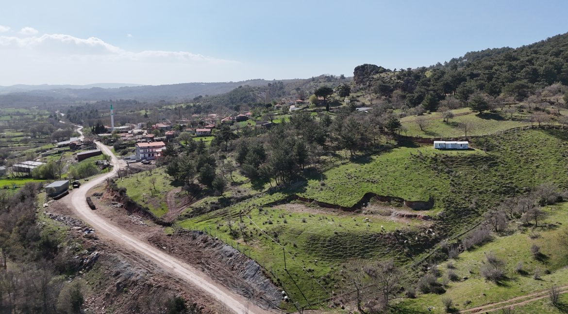 Baharlar Köyü’nde Satılık 8527 m² Tarla