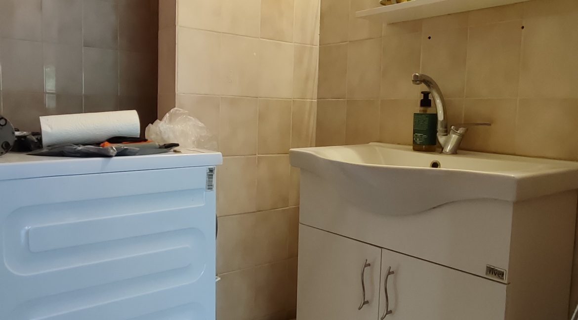 Küçükkuyu'da Satılık 4+1 Tamamen Müstakil Ev (10)