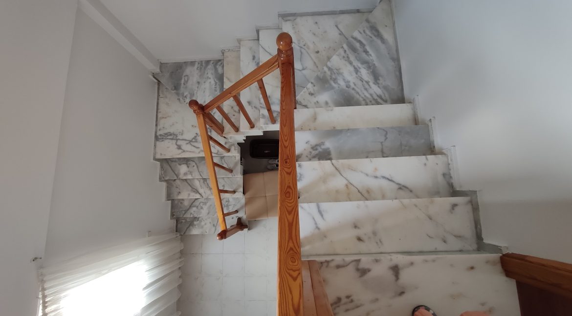 Küçükkuyu'da Satılık 4+1 Tamamen Müstakil Ev (13)