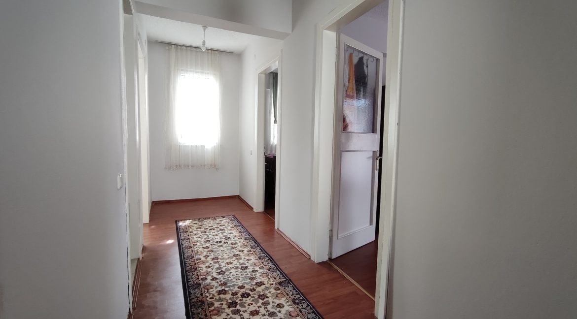 Küçükkuyu'da Satılık 4+1 Tamamen Müstakil Ev (14)