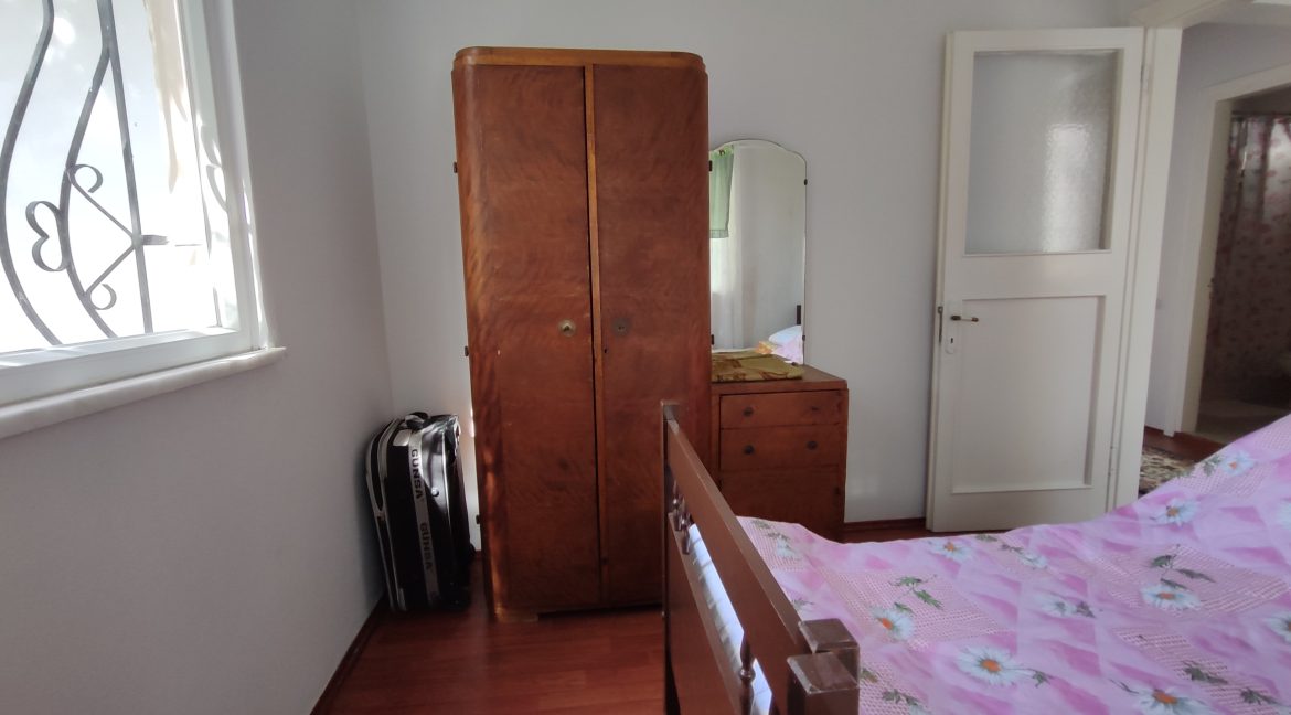 Küçükkuyu'da Satılık 4+1 Tamamen Müstakil Ev (20)