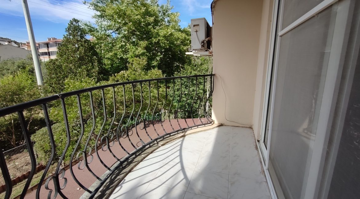 Küçükkuyu'da Satılık 4+1 Tamamen Müstakil Ev (23)