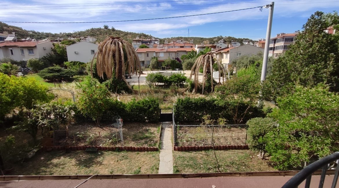 Küçükkuyu'da Satılık 4+1 Tamamen Müstakil Ev (24)