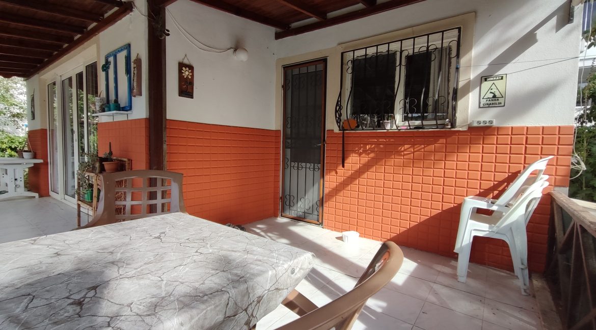 Küçükkuyu'da Satılık 4+1 Tamamen Müstakil Ev (26)