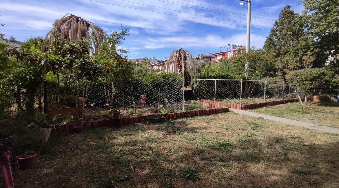 Küçükkuyu'da Satılık 4+1 Tamamen Müstakil Ev (33)