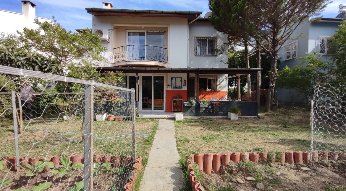 Küçükkuyu'da Satılık 4+1 Tamamen Müstakil Ev (36)