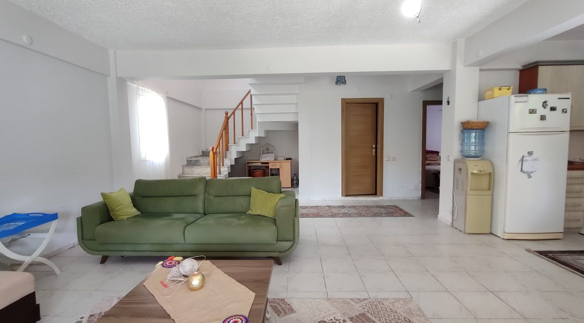 Küçükkuyu'da Satılık 4+1 Tamamen Müstakil Ev (5)