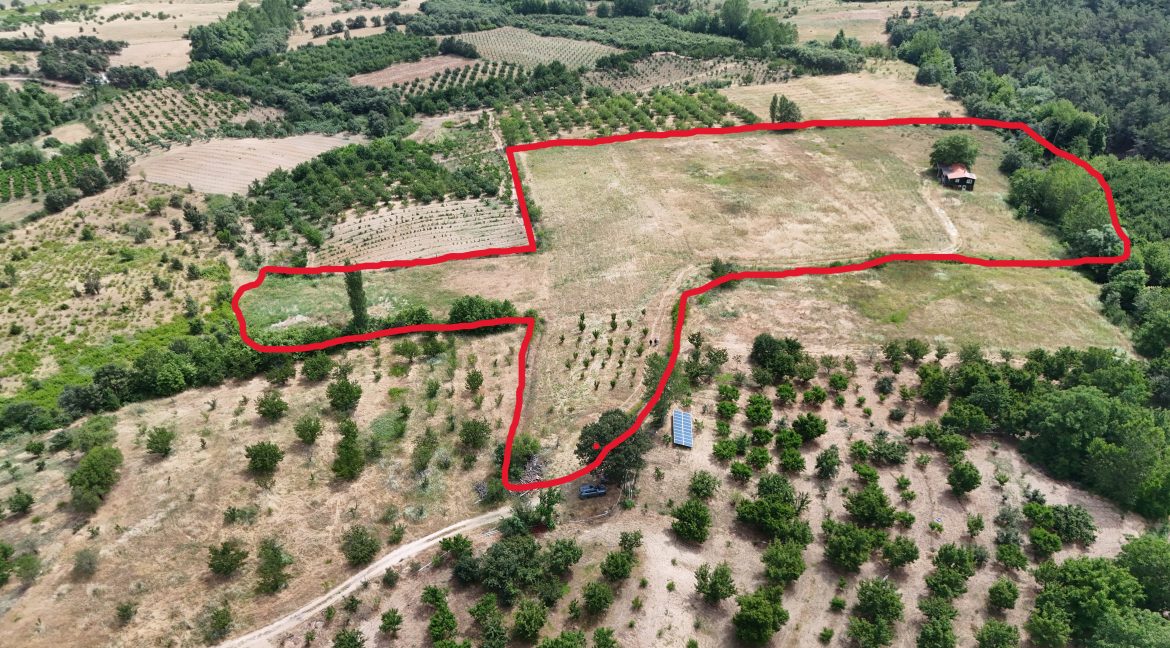 Bayramiç'te Satılık 27.343 m² Çiftlik Evi